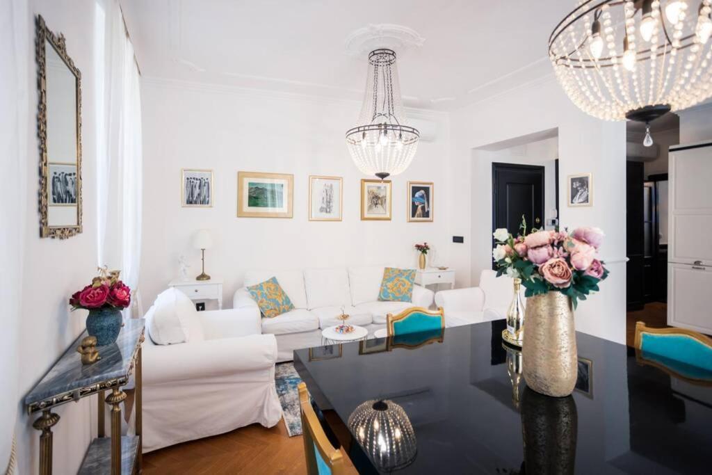 Luxurious Apartment Bella Lux In City Center With Free Parking Included! สปลิท ภายนอก รูปภาพ