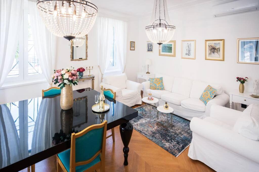 Luxurious Apartment Bella Lux In City Center With Free Parking Included! สปลิท ภายนอก รูปภาพ
